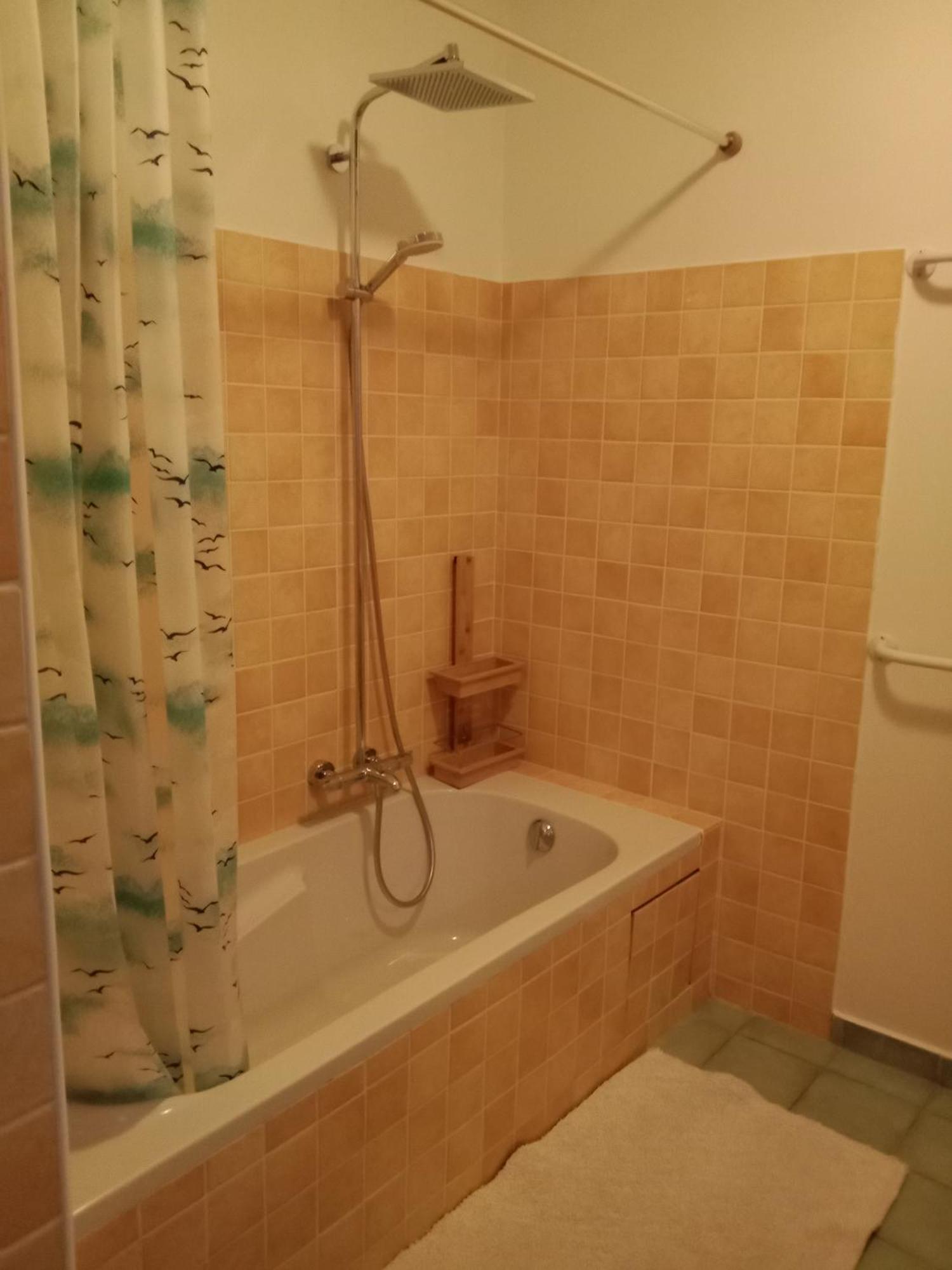 La Farigoulette Bed & Breakfast Lorgues Bagian luar foto